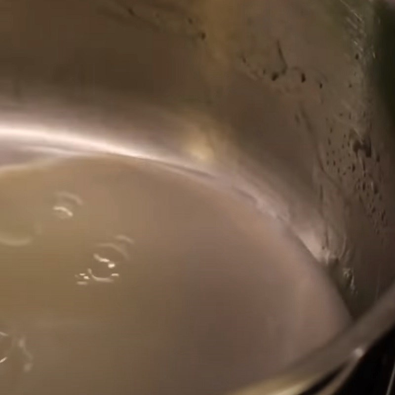 Bước 7 Nấu nước đường lá dứa cốt dừa Bánh bông lan lá dứa cuộn nhân kem dừa