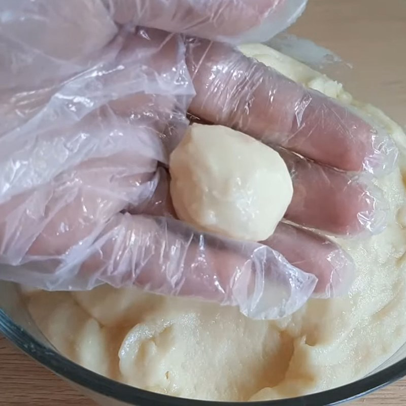 Bước 3 Tạo hình bánh Bánh khoai tây sữa chiên xù