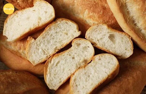 Bánh mì bạn đem cắt lát vừa ăn