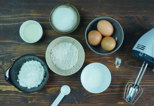 Cách làm bánh bông lan trứng muối sốt kim sa nguyên liệu