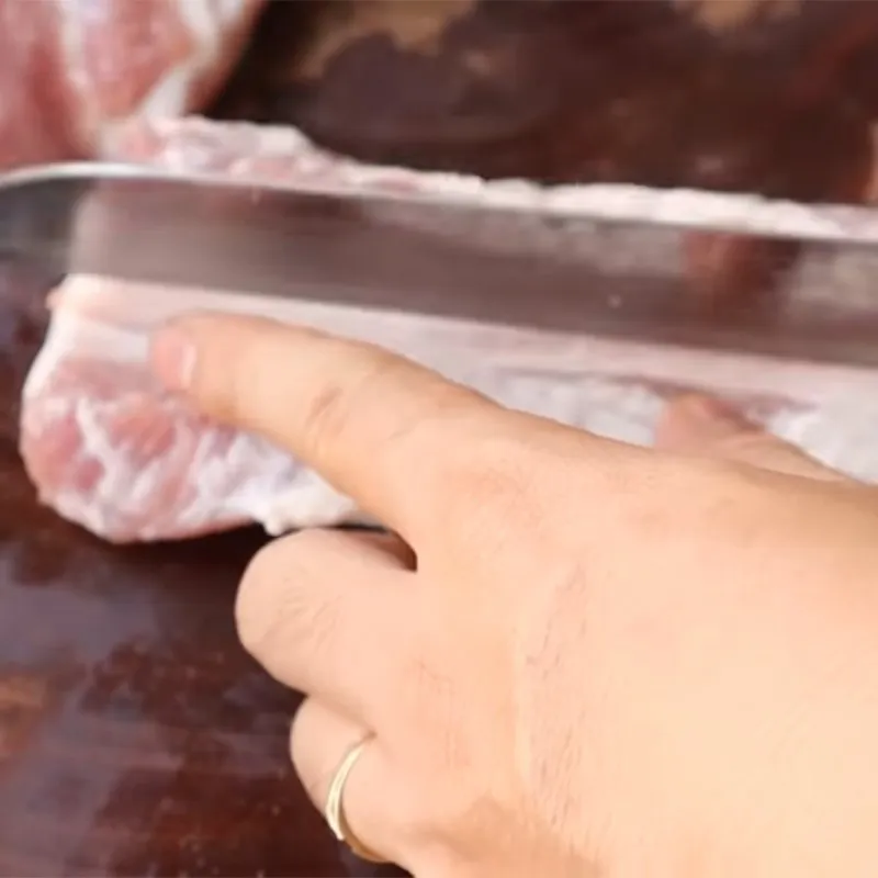 Cách làm thịt quay sốt nước mắm