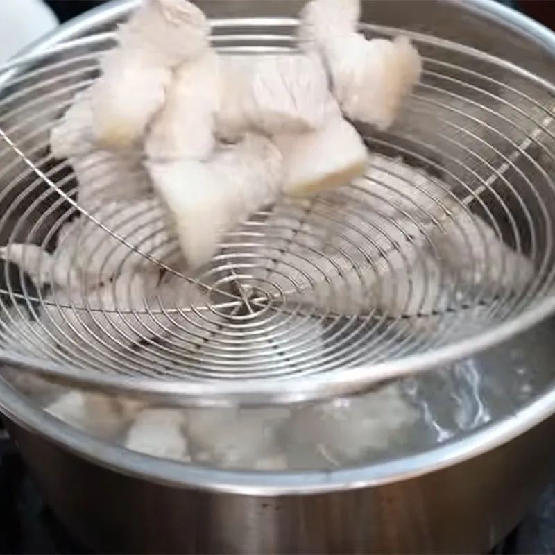 Cách làm thịt quay sốt nước mắm