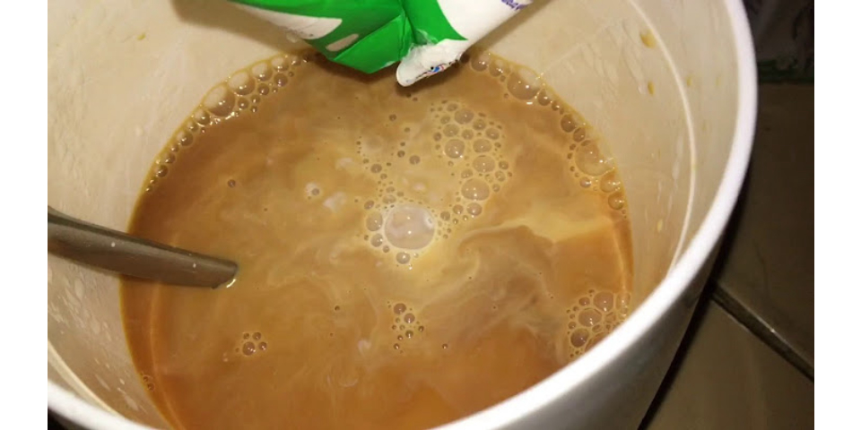 Cách làm trà sữa bằng trà lipton và sữa đặc