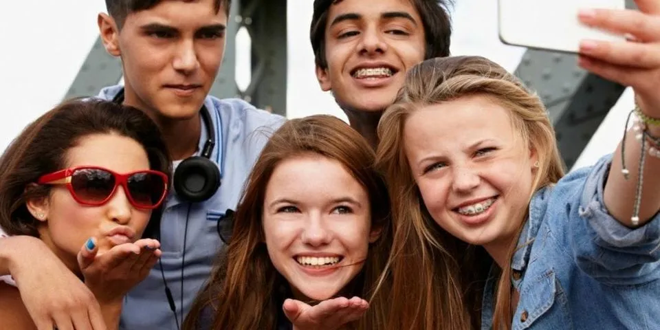 Подростковый возраст группы. Фото подростка. Юношеский Возраст. Картинки для подростков. Общение молодежи.